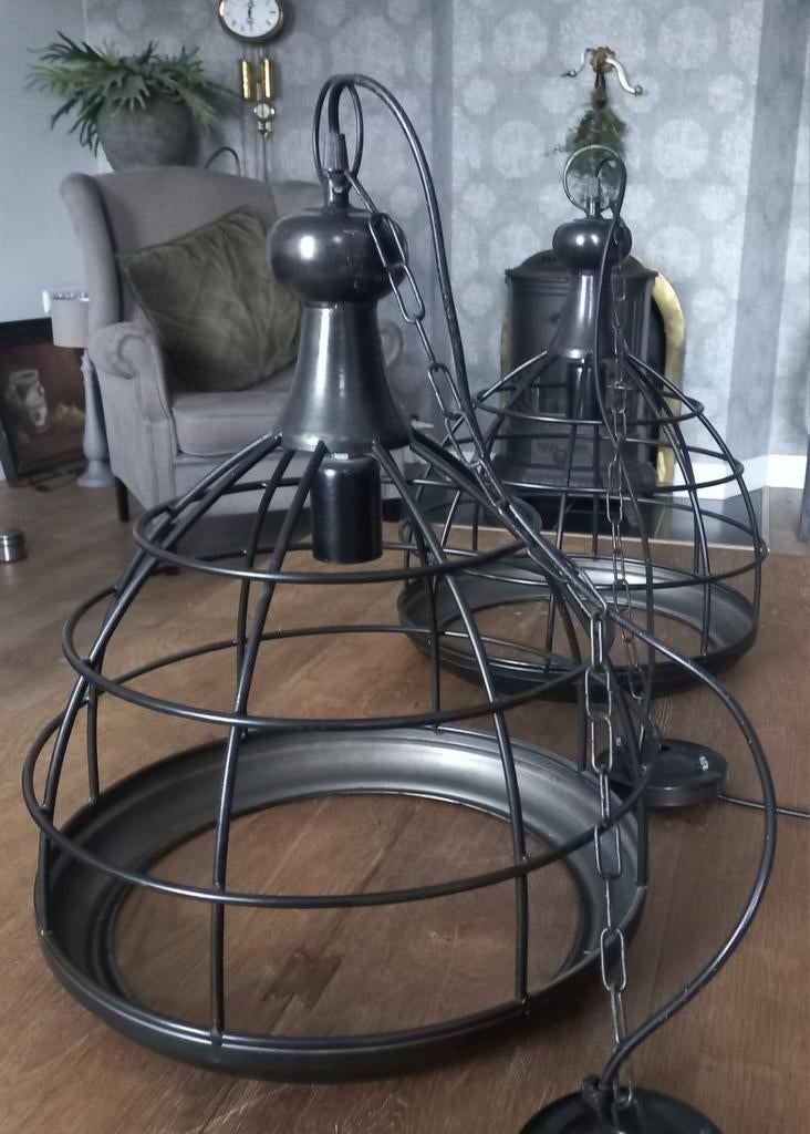 Te koop: 2 mooie zwarte lampen, Huis en Inrichting, Ophalen, Zo goed als nieuw, Landelijk/ stoer, Metaal
