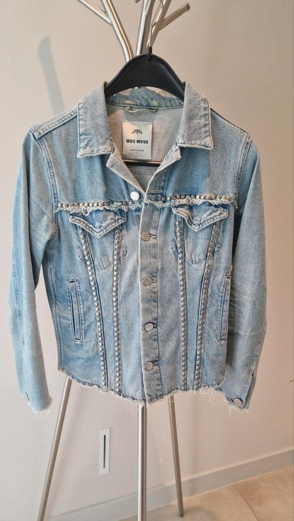 Mooi Mos Mosh spijkerjasje met studs!, Kleding | Dames, Jasjes, Kostuums en Pakken, Gedragen, Jasje, Maat 36 (S), Blauw, Ophalen of Verzenden