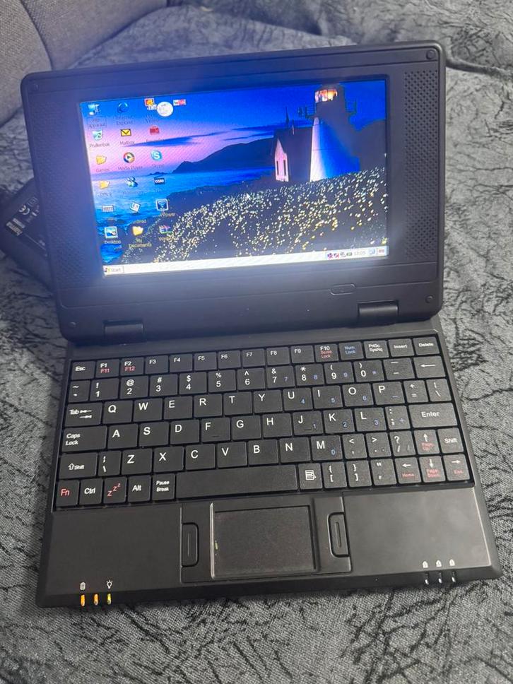 Kleine werkende laptop - geen oplader, Computers en Software, Windows Laptops, Gebruikt, 10 inch of minder, HDD, Minder dan 2 Ghz