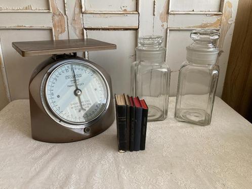 Brocante oude weegschaal - snoeppotten - kerkboekjes, Antiek en Kunst, Curiosa en Brocante, Ophalen of Verzenden