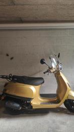 Scooter GTS Toscana dyn capri yellow, Fietsen en Brommers, Ophalen, Zo goed als nieuw, GTS, Benzine