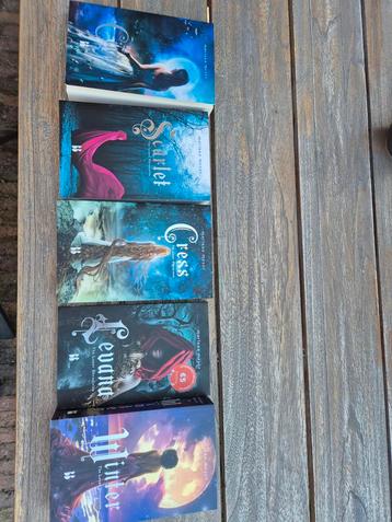 Lunar Chronicles Serie - Marissa Meyer beschikbaar voor biedingen