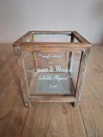 Leuk vierkant windlicht van glas en hout., Huis en Inrichting, Woonaccessoires | Kandelaars en Kaarsen, Ophalen, Overige kleuren