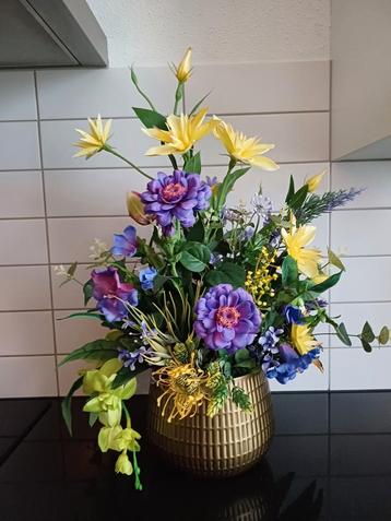 Prachtige zijden bloemstuk nieuw  beschikbaar voor biedingen