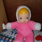 Oude pop met roze pak met drinkfles 25 cm vintage, Verzamelen, Poppen, Ophalen of Verzenden, Pop