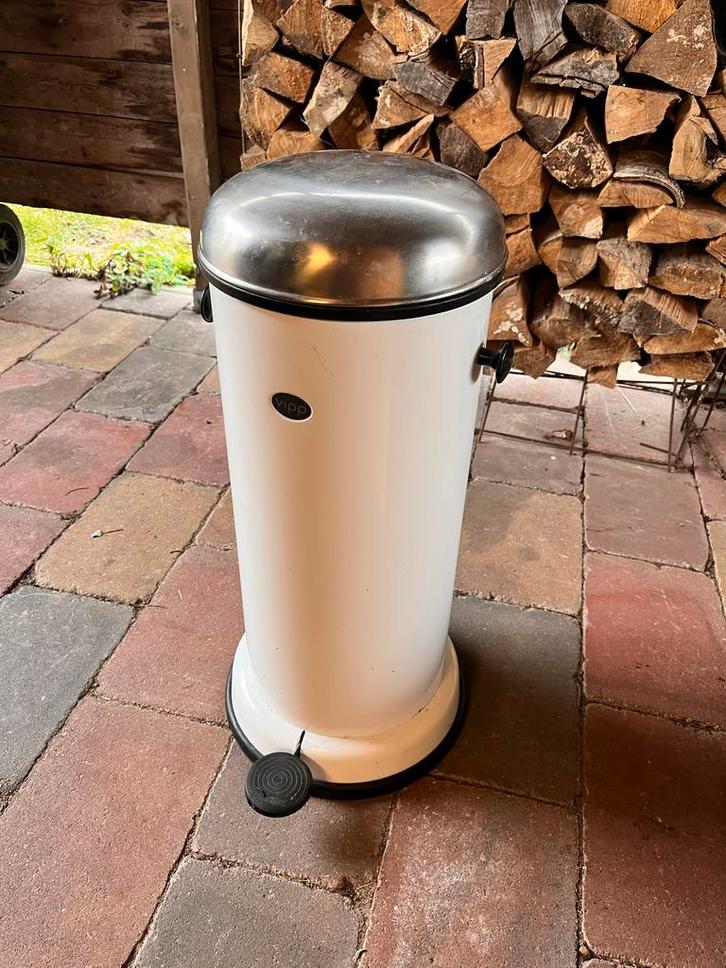 Karakteristieke VIPP prullenbak, Huis en Inrichting, Woonaccessoires | Prullenbakken, Gebruikt, Metaal, 50 tot 75 cm, 20 tot 30 liter