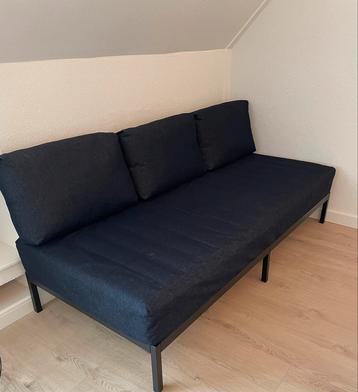 Blauwe slaap / chill / bank 200 bij 90cm beschikbaar voor biedingen