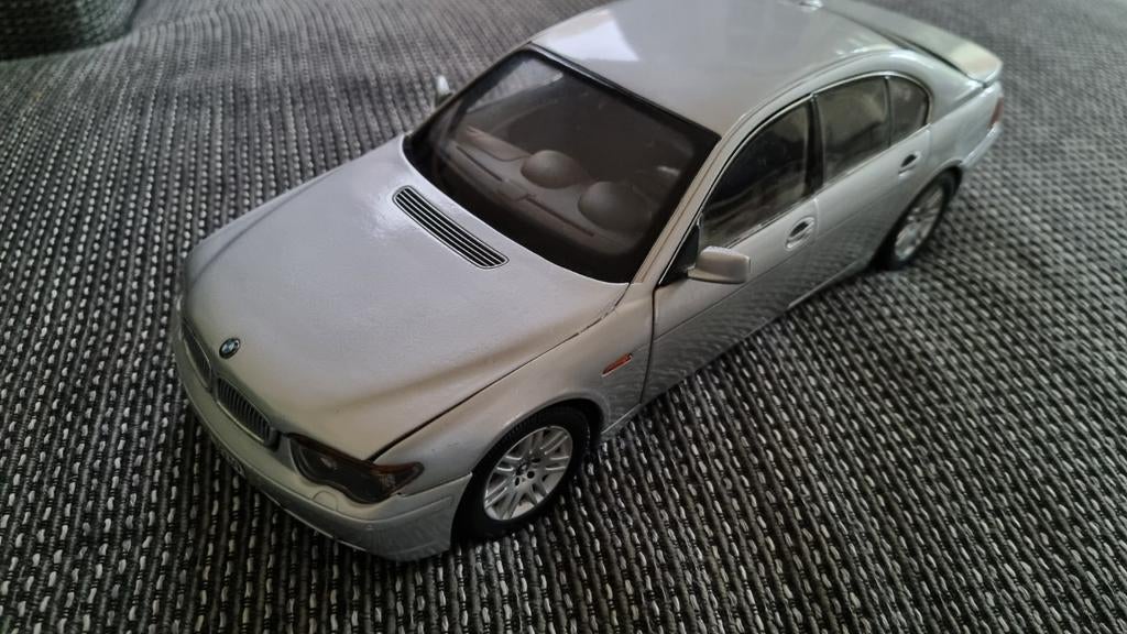 BMW 745i E65 - Zilver Kyosho, 1:18, Hobby en Vrije tijd, Modelauto's | 1:18, Ophalen of Verzenden