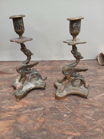 Oude kandelaars met draken, 25 cm hoog beschikbaar voor biedingen