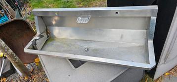 RVS Wastafel - Werkplaats/Garage beschikbaar voor biedingen