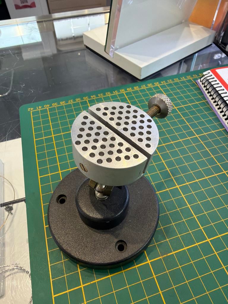 Draaibare Graveerklem op Voet - Goudsmid Gereedschap, Ophalen of Verzenden, Zo goed als nieuw