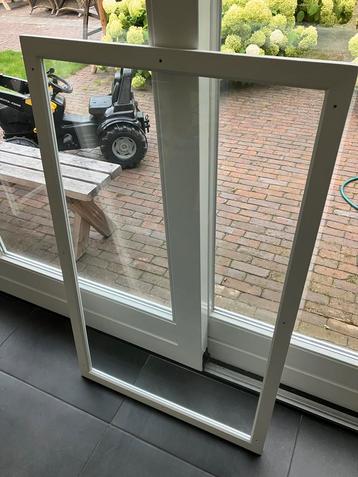 Raam enkelglas beschikbaar voor biedingen
