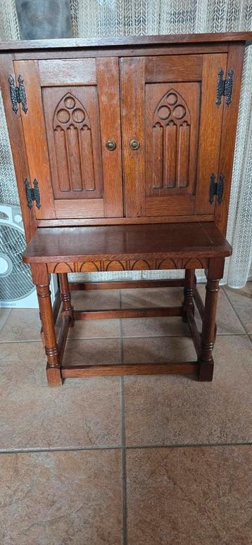  Vintage Old Charm Style

Gotische eiken Kast beschikbaar voor biedingen