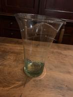 Glazen vaas - Stijlvol en elegant. Hoogte 24 cm, Huis en Inrichting, Woonaccessoires | Vazen, Ophalen, Overige kleuren, Minder dan 50 cm