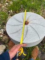 Mooie molensteen 47cm diameter en 11,5 cm dik, Ophalen of Verzenden, Zo goed als nieuw, Beton, Overige typen