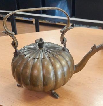 Antiek aziatisch ( chinees) bronzen ketel , pompoen model. beschikbaar voor biedingen