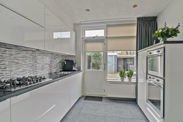VOLLEDIGE Moderne Keuken met inbouw! Moet weg! beschikbaar voor biedingen