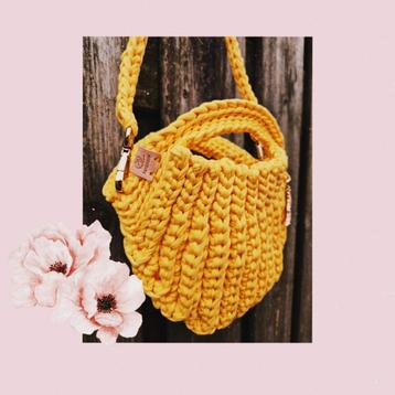 Handmade Crochet Trendy Bag beschikbaar voor biedingen