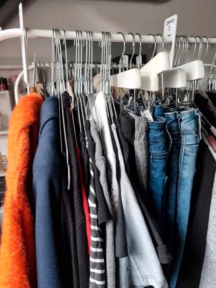 Kledingpakket opkopen. Baby, dames en heren 108 stuks., Kleding | Dames, Dames-kledingpakketten, Zo goed als nieuw, Maat 34 (XS) of kleiner
