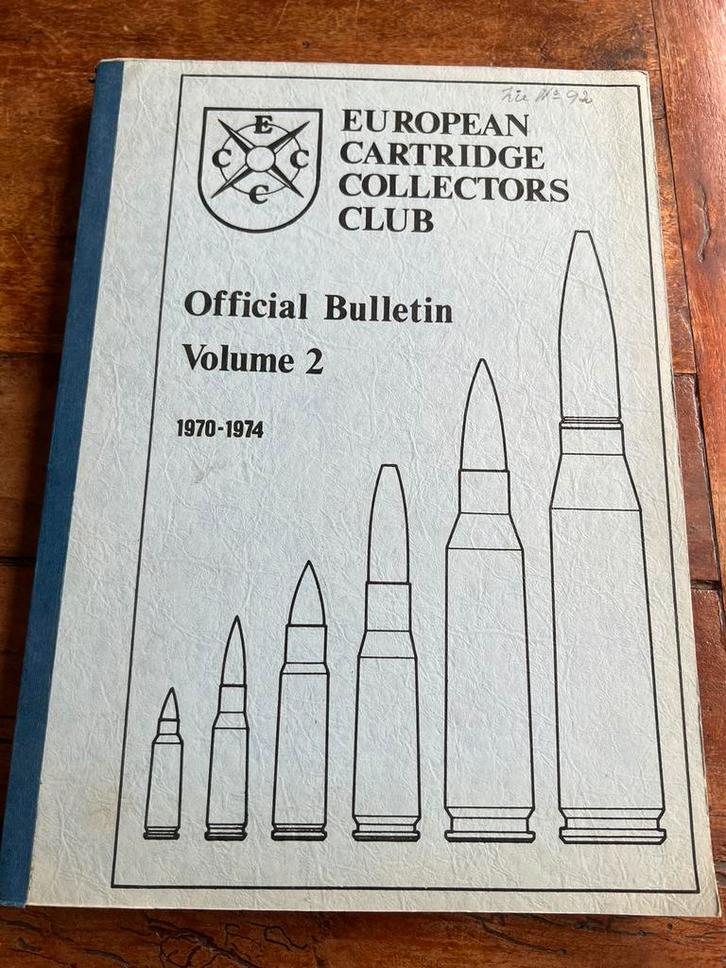 Zeer uitvoerig naslagwerk patronen Munitie huls bodemstempel, Verzamelen, Militaria | Tweede Wereldoorlog, Landmacht, Boek of Tijdschrift