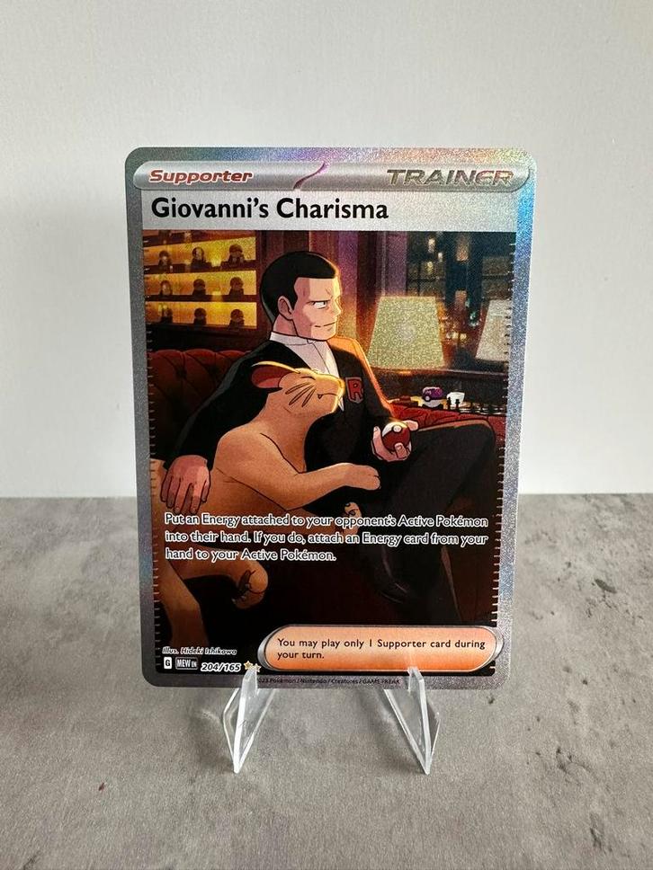 Giovanni Charisma 204 / 165, Hobby en Vrije tijd, Verzamelkaartspellen | Pokémon, Zo goed als nieuw, Losse kaart, Ophalen of Verzenden