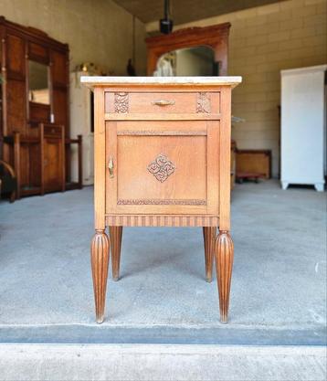 Antieke brocante Art Deco nachtkastje vintage bijzet kastje  beschikbaar voor biedingen