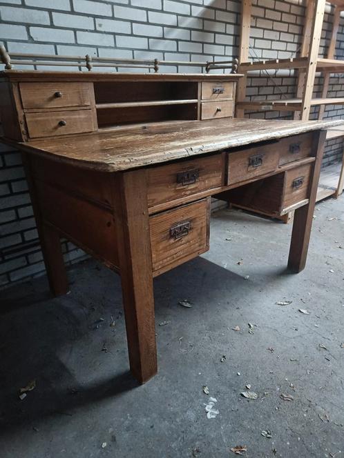 Antiek houten bureau, Huis en Inrichting, Bureaus, Gebruikt, Ophalen