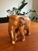 Handgesneden houten olifant, Ophalen of Verzenden, Zo goed als nieuw