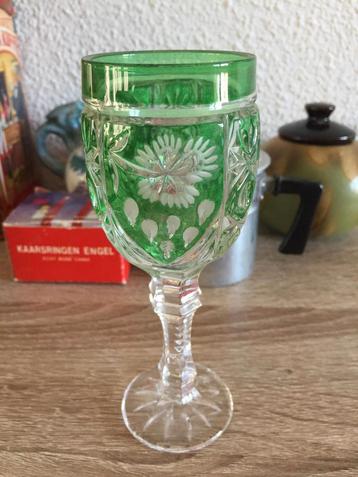 Groen Kristallen Wijnglas 14 bij 5 cm beschikbaar voor biedingen