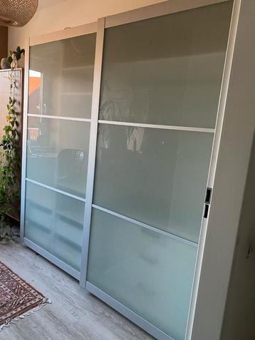 IKEA PAX melkglas schuifdeuren 2 meter. !!ALLEEN DE DEUREN!!