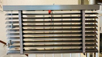 2x Aluminium jaloezie 50mm (9 mnd. oud) beschikbaar voor biedingen