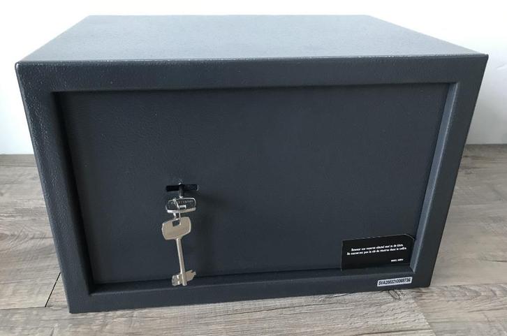 Nieuw kluis brandkast groot 2 sleutels, Huis en Inrichting, Brandblussers en Brandkasten, Nieuw, Ophalen