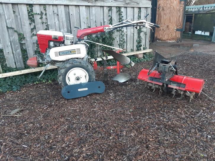 Honda F800 tuinfrees met freesbak en wentelploeg., Tuin en Terras, Hand-tuingereedschap, Gebruikt, Overige soorten, Ophalen