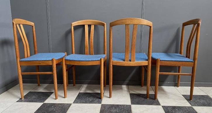 60 jaren Carl E Ekström Johansson 4 blauwe ZWEEDSE stoelen, Huis en Inrichting, Stoelen, Gebruikt, Vier, Hout, Stof, Blauw, Ophalen