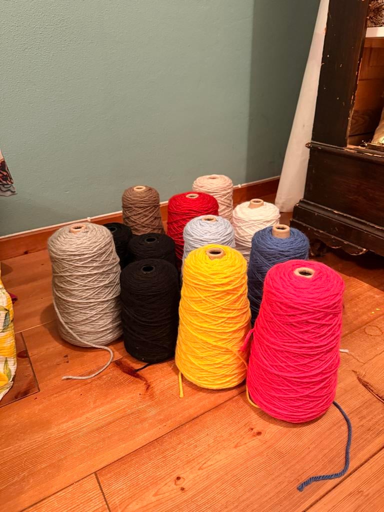 Tuft garen merk Katia, Ophalen, Nieuw, Breien of Haken, Wol of Garen