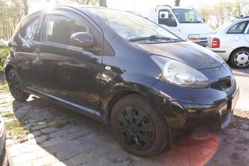 Toyota Aygo 1.0-12V Access goed rijdende auto met apk en 210 beschikbaar voor biedingen