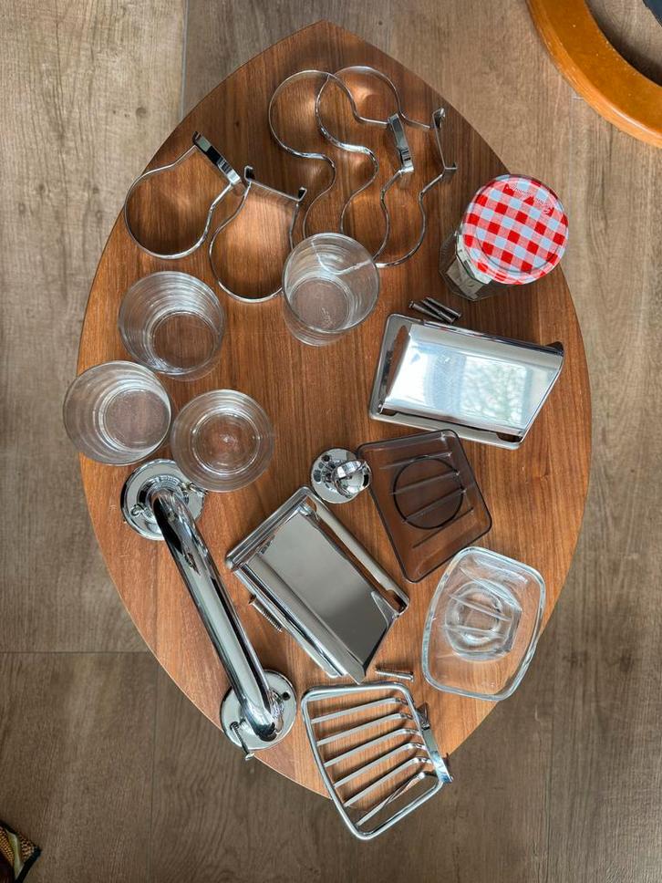 Badkamer Accessoires - Zeepbakjes, Bekers, Toiletrolhouders, Huis en Inrichting, Badkamer | Badtextiel en Accessoires, Gebruikt