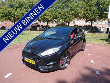 Ford Fiesta 1.6 ST2 ST 180 PK CAMERA TELEFOON STOELVERWARMIN beschikbaar voor biedingen