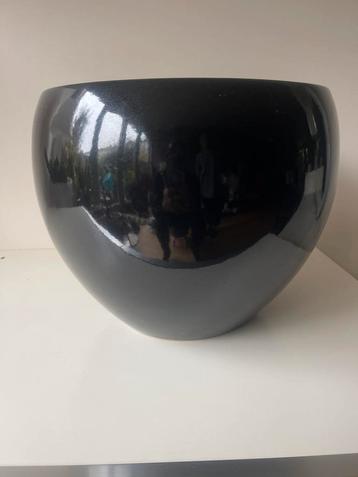 Mica Zware Geglazuurde Bloempot Zwart - 28x32cm beschikbaar voor biedingen