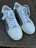 Jimmy Choo white-blue sneakers, 39 size, Kleding | Dames, Schoenen, Gimmy Choo, Wit, Zo goed als nieuw, Wandelschoenen