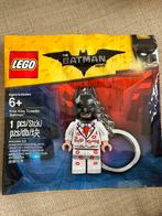 Lego Batman Movie Kiss Kiss Tuxedo Batman sleutelhanger, Verzamelen, Sleutelhangers, Nieuw, Knuffel of Figuurtje, Ophalen of Verzenden