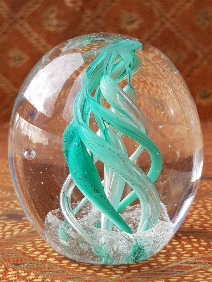 Mooie zware vintage glazen presse-papier uit Engeland 7,9 cm, Antiek en Kunst, Antiek | Glas en Kristal, Ophalen of Verzenden