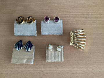 4 paar clip oorbellen diverse kleuren en soorten oud beschikbaar voor biedingen