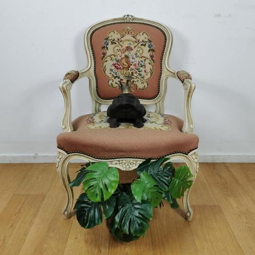 Brocante vintage Franse Louis XV stoeltje, fauteuil.  040913, Antiek en Kunst, Antiek | Meubels | Stoelen en Banken, Ophalen of Verzenden