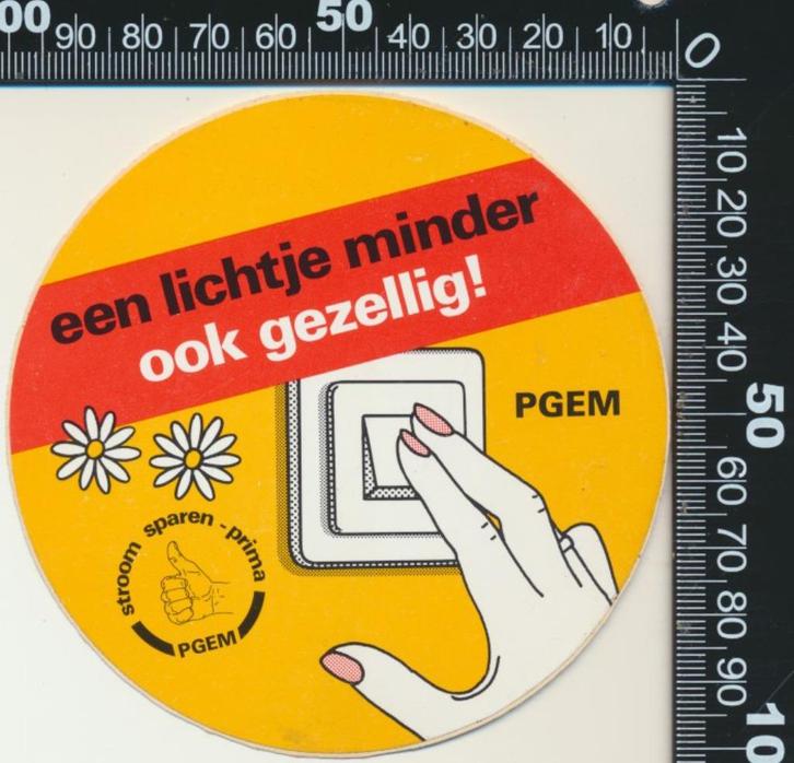 Sticker: PGEM - Een lichtje minder ook gezellig, Verzamelen, Stickers, Zo goed als nieuw, Bedrijf of Vereniging, Ophalen of Verzenden