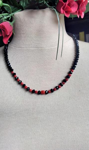 waanzinnige ketting Bloedkoraal Zwart Kristal Maat XL beschikbaar voor biedingen