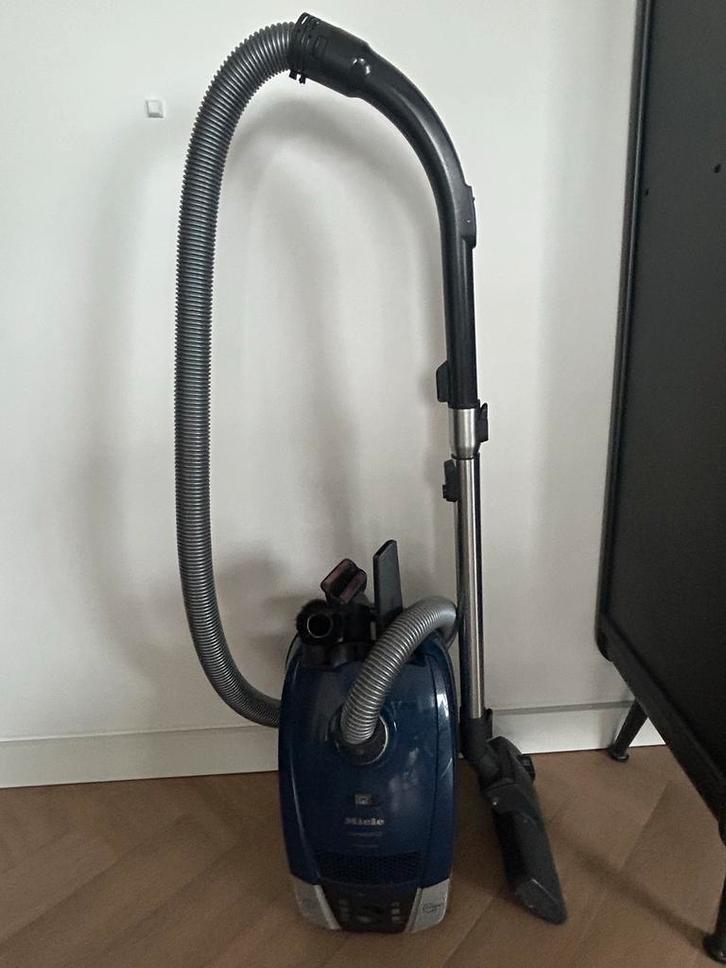Miele Allteq Compact C2 Stofzuiger - Inclusief Accessoires, Witgoed en Apparatuur, Stofzuigers, Gebruikt, Stofzuiger, Stofzak