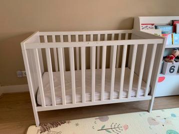 Ledikant & Aerosleep matras beschikbaar voor biedingen