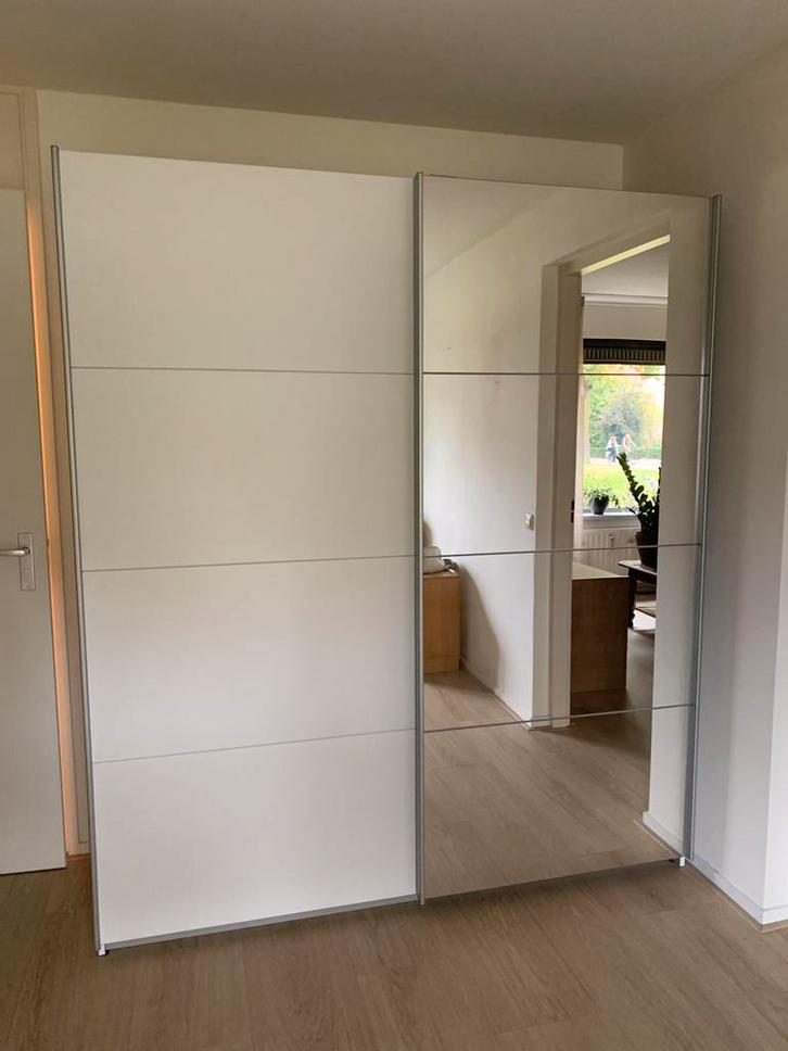 Witte Kledingkast Schuifdeuren Spiegel - Hang-legkast, Huis en Inrichting, Kasten | Kledingkasten, Zo goed als nieuw, 200 cm of meer