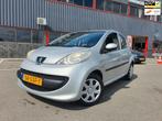 Peugeot 107 1.0-12V XS / NAP /AIRCO / 5 DEURS / ZUINIGE AUTO, Voorwielaandrijving, Stof, Gebruikt, 4 stoelen